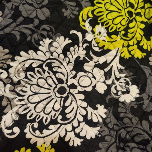 VERA BRADLEY Quilted Multicolor Pattern Magnetic Closure Tote Bag - Picture 7 of 10